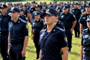 El Gobierno bonaerense prepara un aumento salarial para la Policía 