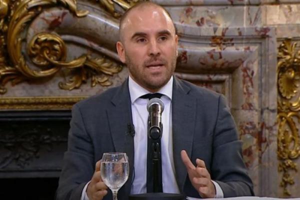 Guzmán desmintió una fake news de Clarín y negó un supuesto default de la deuda en pesos