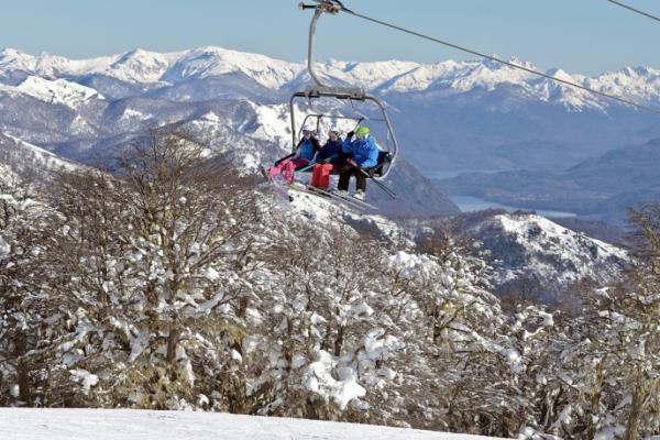 Récord histórico: durante el finde extra largo se movilizaron 2,3 millones de turistas