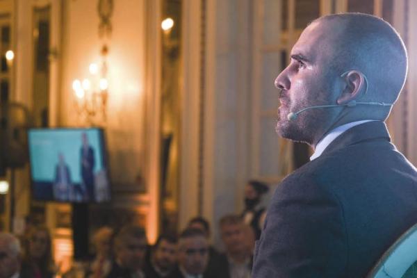 Mientras hablaba Cristina, Guzmán renunció "con confianza" en su "visión" para la Argentina