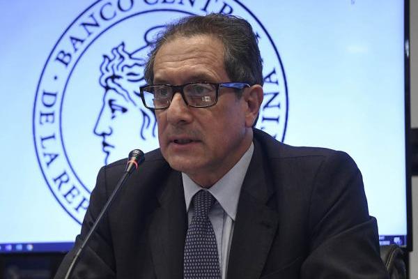 Miguel Pesce afirmó que en Argentina "las reservas son suficientes"