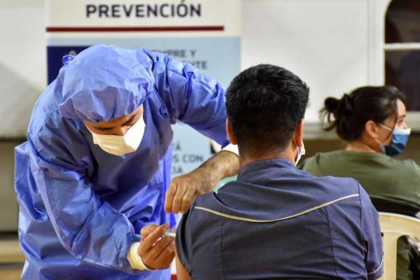 Es oficial la indemnización para quienes sufrieron efectos de la vacuna contra el Covid: cuánto se paga