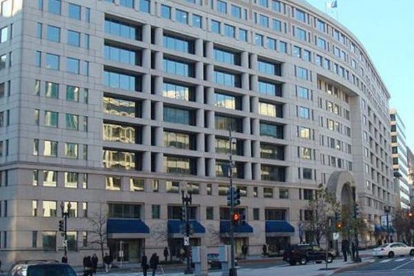 Ex asesor de Trump que confesó ayuda electoral del FMI a Macri no quiere que el BID de créditos a la Argentina