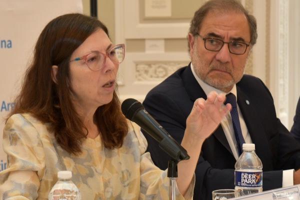 Tras el diálogo con Wall Street, Batakis destacó "el apoyo de los tres pilares del FDT a sus medidas