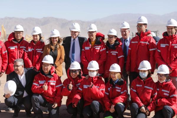 Alberto Fernández visitó un proyecto minero y emprendimiento turístico en Catamarca