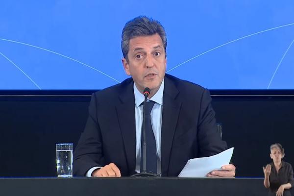 Massa tras la jura como ministro: "No soy un mago o un salvador, vengo a trabajar de una manera muy comprometida"