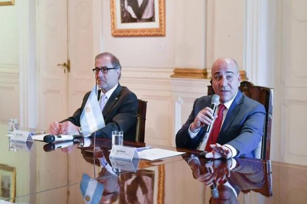 Manzur con senadores de EEUU: "Incrementar la relación representará mayores oportunidades de producción e inversión"