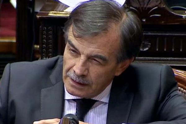 Bazze: Tenemos que postergar toda discusión secundaria