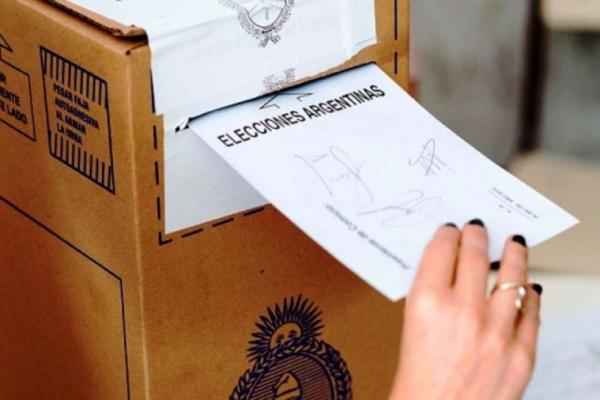 Encuesta: una leve mayoría pide suspender las PASO  para las elecciones 2023