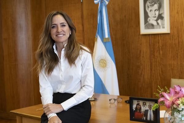 Tolosa Paz bregó por el reordenamiento de la política social y por alentar el trabajo