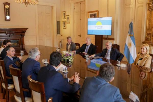 Alberto Fernández: "Soy un defensor acérrimo de la educación pública"