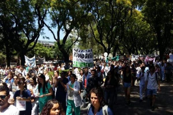 Médicos residentes y concurrentes de CABA irán a un paro si no obtienen respuestas