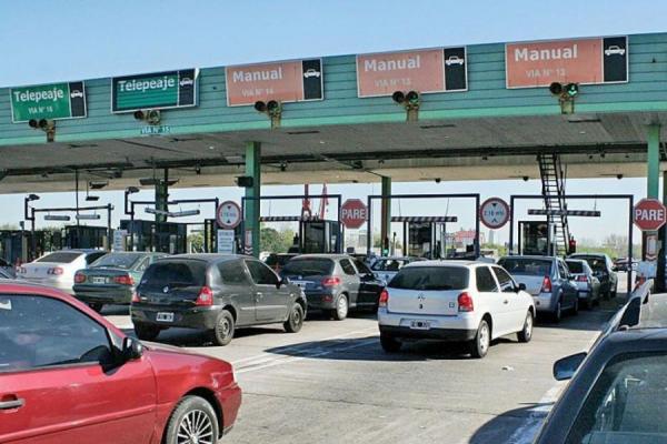 Trabajadores de peajes realizan un paro y liberan barreras durante 24 horas