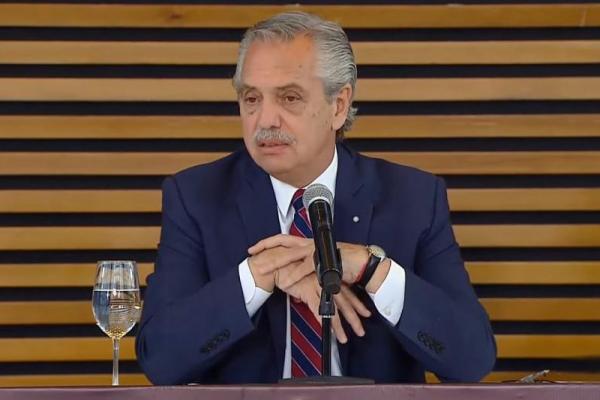 "Un paso más en favor de la igualdad y el federalismo": Alberto presento plan de conectividad satelital en centros de salud