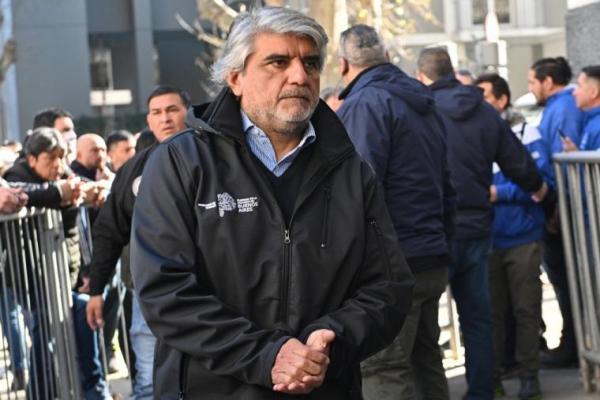 El ministro de Trabajo bonaerense afirmó que está a favor de reducir la jornada laboral