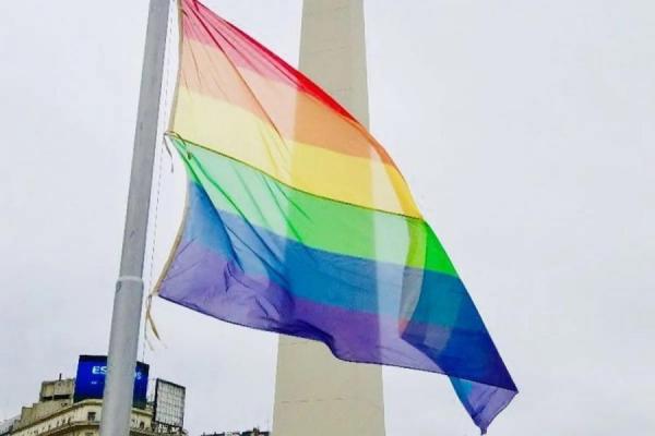 El Presidente encabeza la apertura del ciclo Nos Mueve el Orgullo'' antes de la 31ra Marcha del Orgullo LGBTIQ+