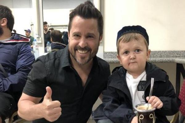 Martín Tetaz tuiteó una foto con Hasbulla y habló de Rusia: las insólitas respuestas