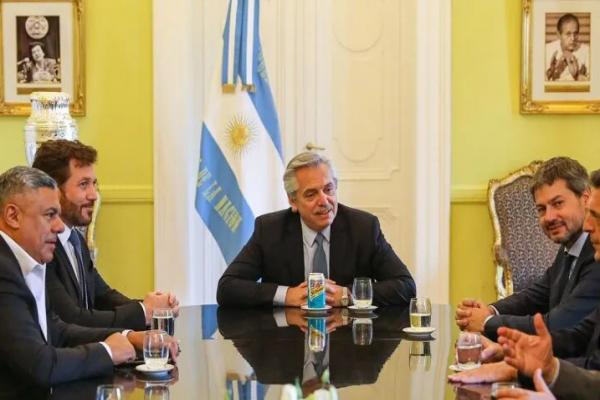 El Gobierno negó haberle pedido a la AFA que la Selección use un brazalete negro en memoria de Hebe de Bonafini