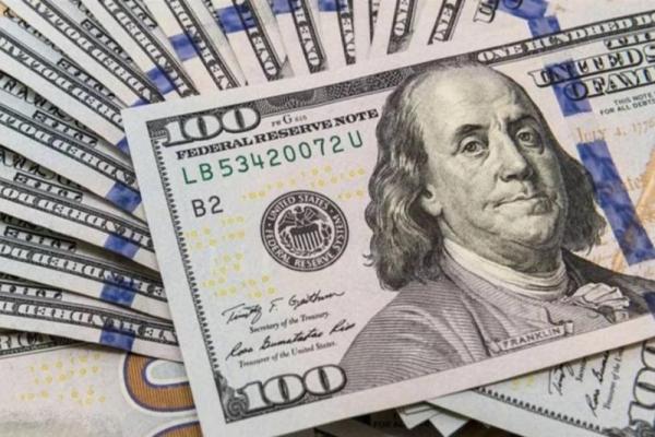 El dólar blue pasó la barrera de los $300: a cuánto cotiza hoy miércoles