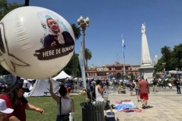 Madres de Plaza de Mayo homenajea a Hebe de Bonafini y realiza su ronda 2.328