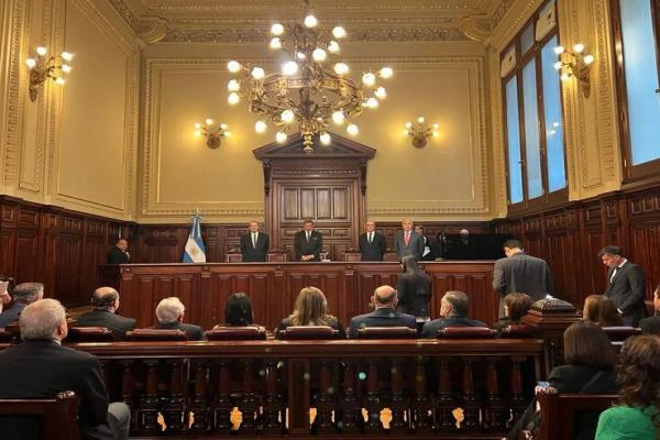 Consejo: la Corte le tomará juramento a diputados, pero postergó la decisión por los senadores