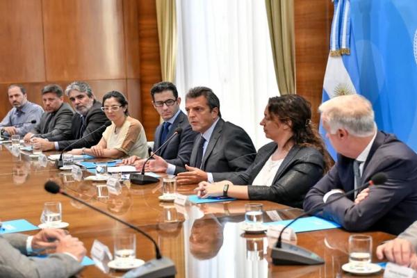 El Gobierno acordó un tope para los precios de los medicamentos con las cámaras farmacéuticas