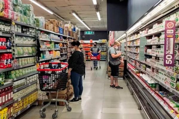 La inflación  alcanzó casi el 6% en diciembre y acumuló un 93,4% en 2022