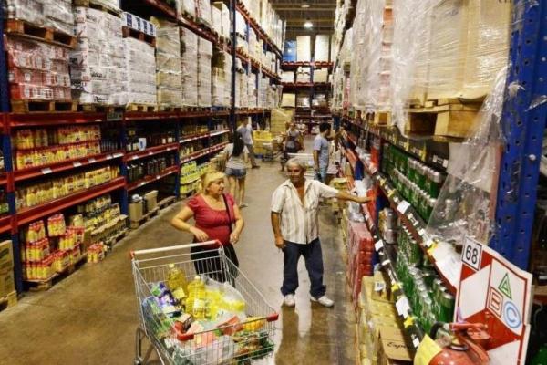 Los precios mayoristas subieron 6,1% en diciembre y acumularon un alza de casi el 95% en 2022