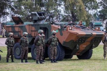 Argentina y Brasil buscan negociar la compra de 156 vehículos blindados para el Ejército 