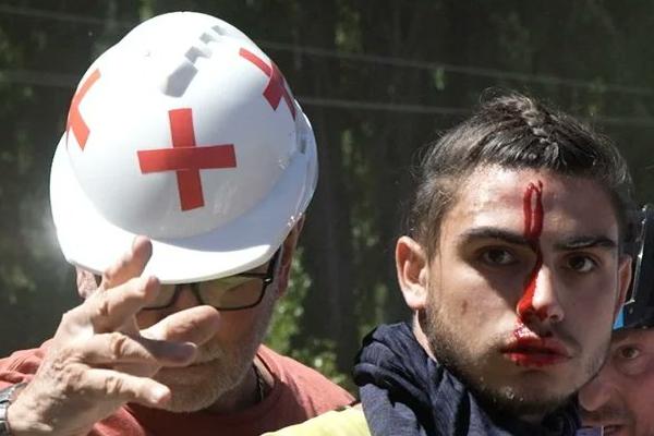 Se profundiza la represión en Lago Escondido: Un manifestante herido, incidentes y gas pimienta