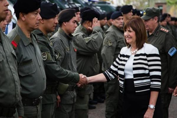 Apoyo político de un grupo de gendarmes a Bullrich en la interna con Larreta