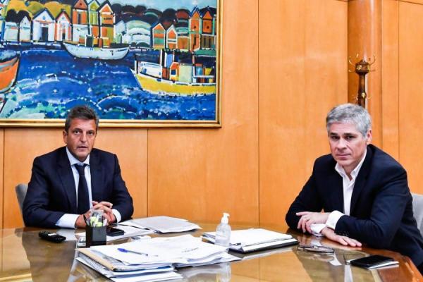 Massa se reunió con el presidente de YPF: oleoducto trasandino, Vaca Muerta Sur y GNL, los ejes del encuentro