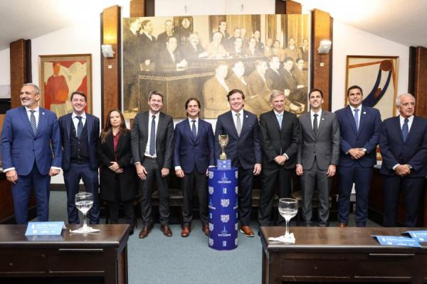 Mundial de fútbol 2030: tras ser campeón en Qatar, Argentina oficializa la candidatura con Uruguay, Paraguay y Chile