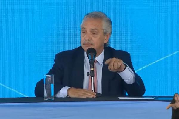Alberto Fernández destacó la recuperación del empleo formal y remarcó la importancia de "terminar con el problema de la inflación"