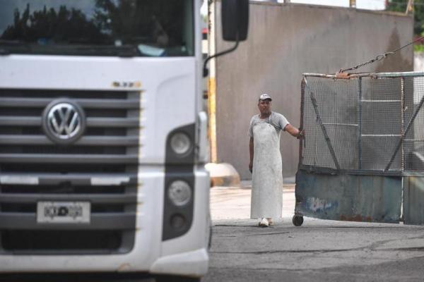 Allanaron frigoríficos de Berazategui tras las muertes por carne contaminada