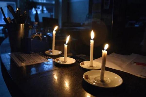 Cerca de 50 mil hogares del AMBA permanecen sin luz: cuáles son las localidades más afectadas