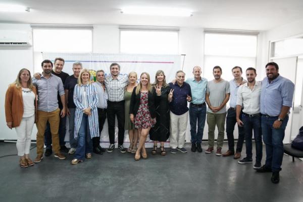 Máximo Kirchner encabezó una reunión con presidentes del PJ en La Plata