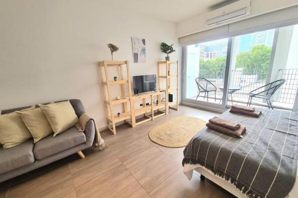 El Gobierno analiza regular la oferta de los alquileres temporarios en dólares