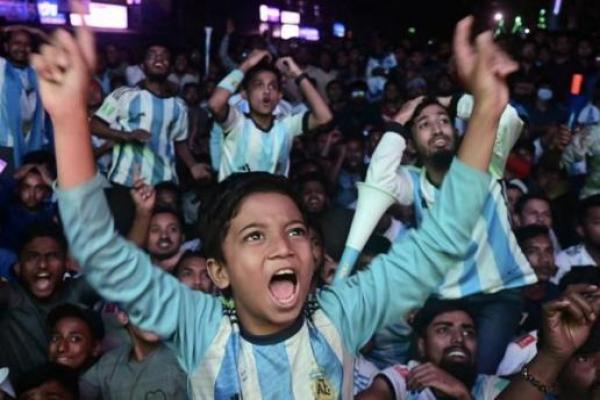Tras el furor del Mundial, finalmente Santiago Cafiero viaja a Bangladesh para abrir la embajada argentina