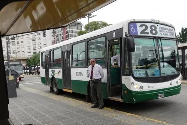 Se levantó el paro de colectivos: los trabajadores de DOTA aceptaron un acuerdo