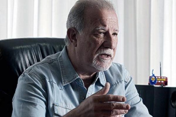 Plaini comparó a Cristina con Messi pero insistió en su inteligencia para formar equipos y delegar