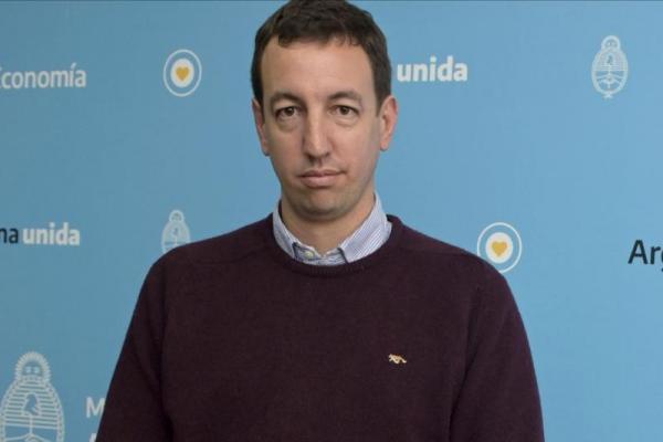 El Gobierno aseguró que el incendio que generó el apagón "está controlado" y garantizó el retorno del servicio "en un par de horas"