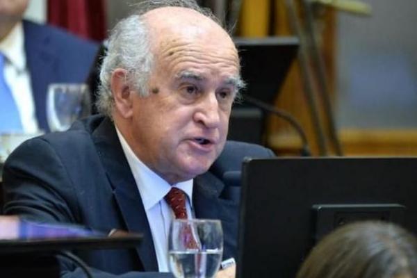 A través de una carta, Parrilli pidió a Royón no prorrogar las concesiones hidroeléctricas