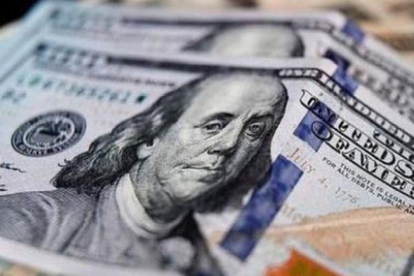 El dólar blue volvió a subir y trepó a los 375 pesos