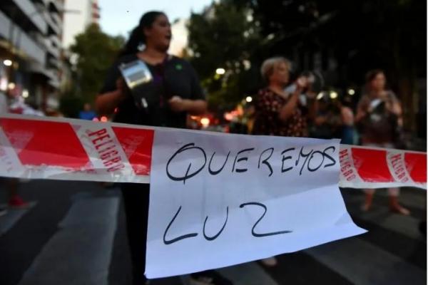 El ENRE sancionará a las empresas por los cortes de luz de más de 3 días