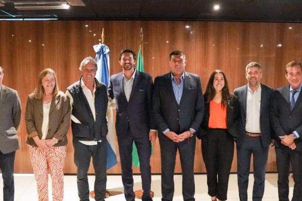Scioli, intendentes del Interior y una misión comercial en Brasil para expandir el mercado argentino