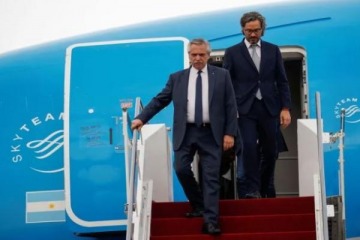 Tras la operación y mientras persisten internas, Alberto Fernández se prepara para viajar a la Cumbre Iberoamericana