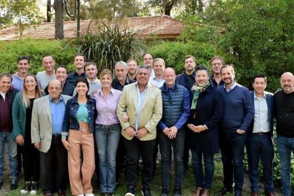 Chiqui Tapia se reunió con Insaurralde e intendentes del Conurbano