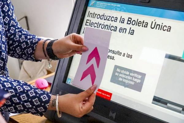 Voto electrónico CABA: qué antecedentes con irregularidades tienen las 5 empresas entre las que elegirá Larreta