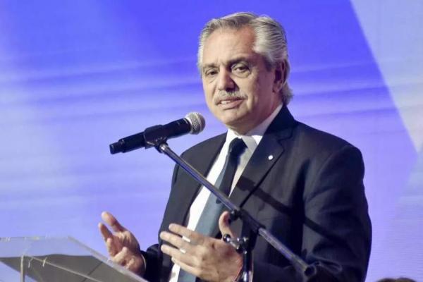 Alberto Fernández: "Que nunca nos detenga la adversidad"